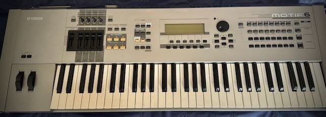 Yamaha Motif 6 Classic, Muziek en Instrumenten, Ophalen, 61 toetsen, Motif, Zo goed als nieuw