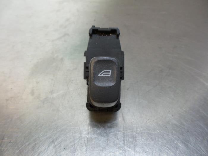 Commutateur vitre électrique d'un Volvo S60, -, 3 mois de garantie, -, -