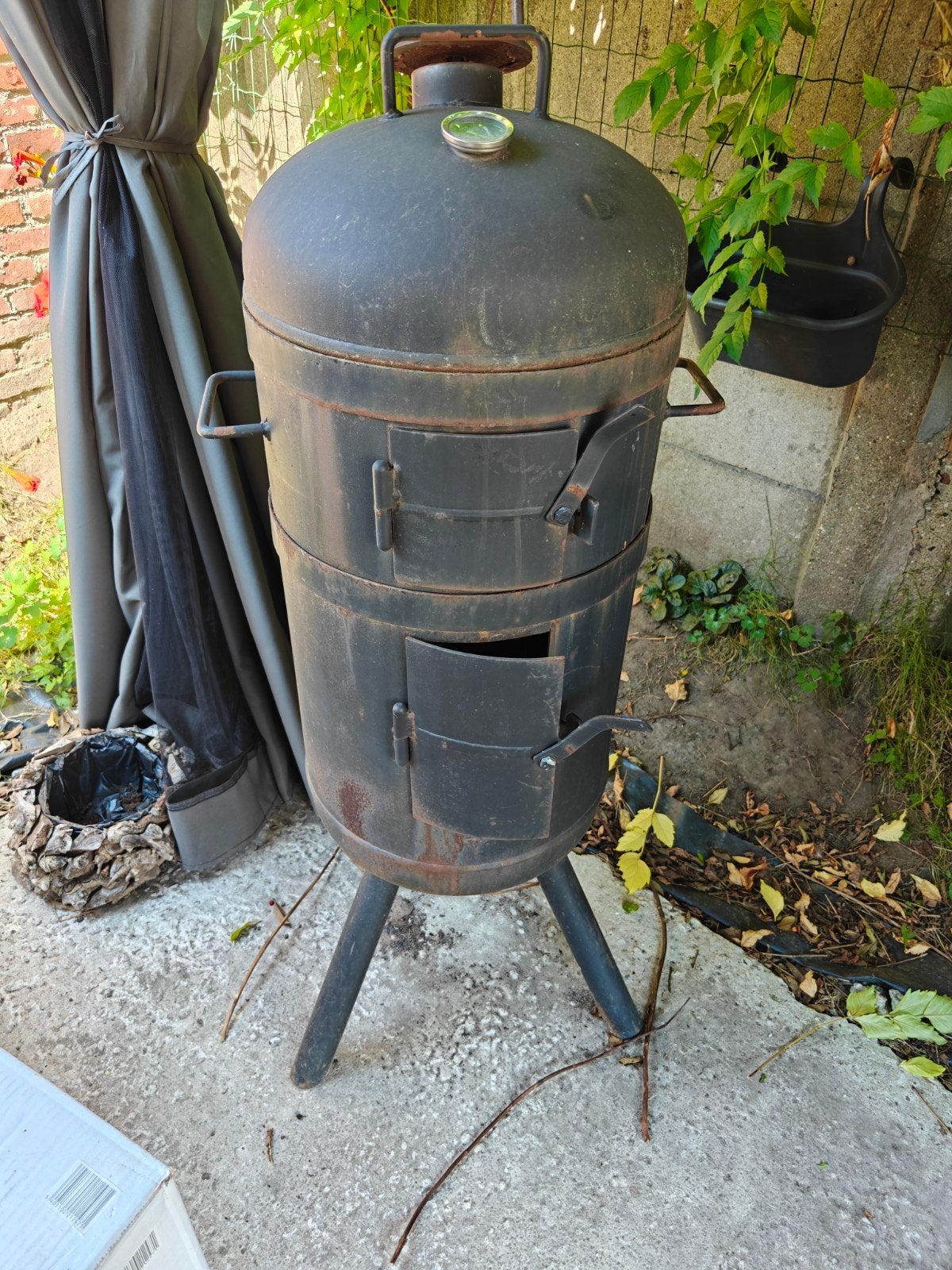 Mooi zelfbouw smoker, gemaakt van LPG tank 115*40cm, Tuin en Terras, Houtskoolbarbecues, Ophalen, Gebruikt