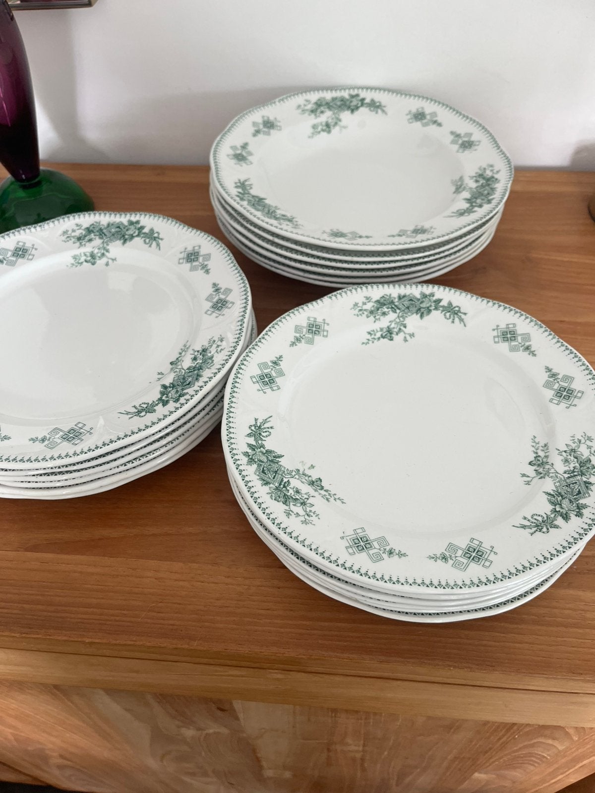Assiettes BOCH DUCHESSE, Enlèvement ou Envoi