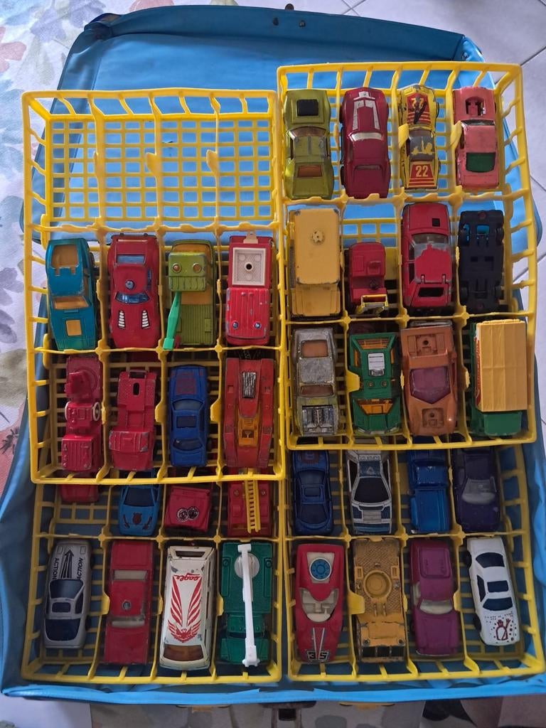 Gebruikte speelgoed autootjes ook microcars en majorette, Particulier, Te koop