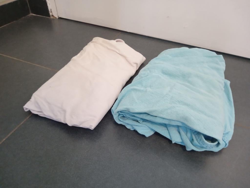 Draps-housses pour lit bébé, Enfants & Bébés, Enlèvement, Utilisé, Moins de 140 cm, Moins de 70 cm