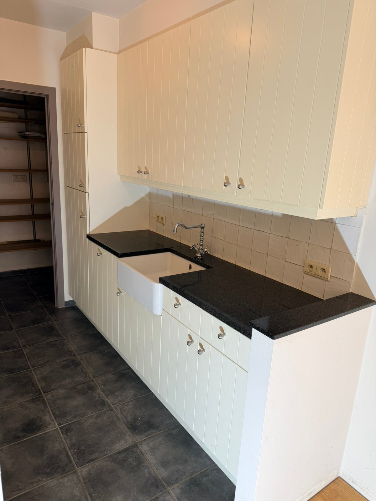 Strak-landelijke keuken - perfecte staat - beschikbaar!!!, Huis en Inrichting, Ophalen, Zo goed als nieuw, Wit