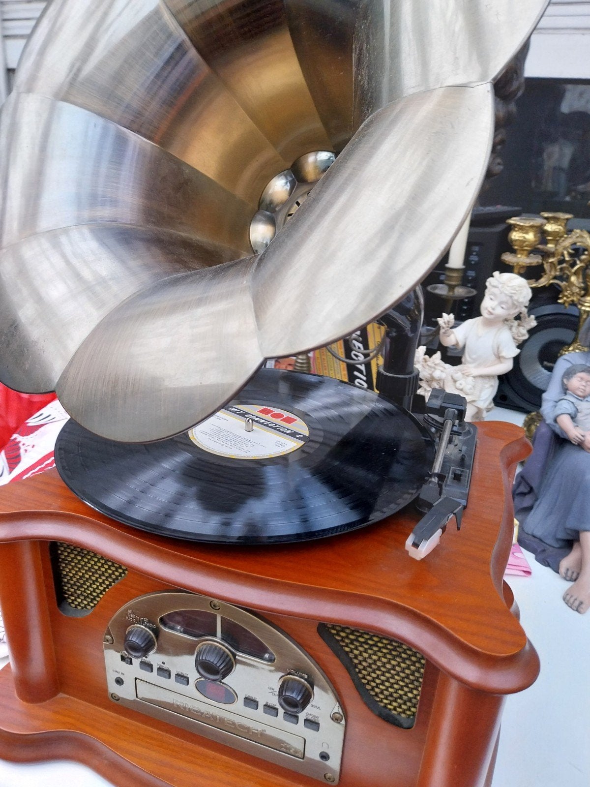 Tourne-disque rétro, Enlèvement, Tourne-disque