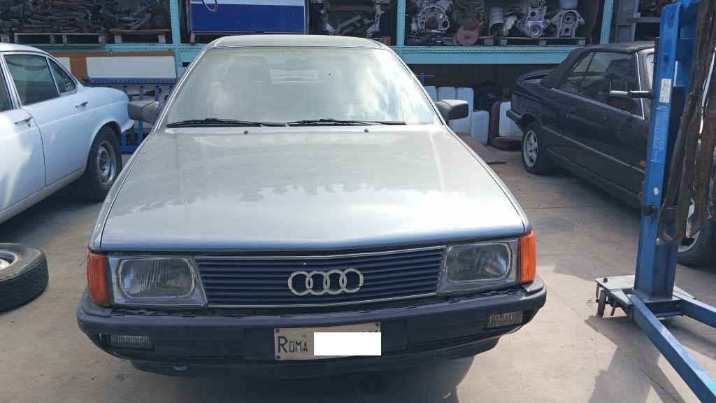 Audi 100 2.0s, Enlèvement