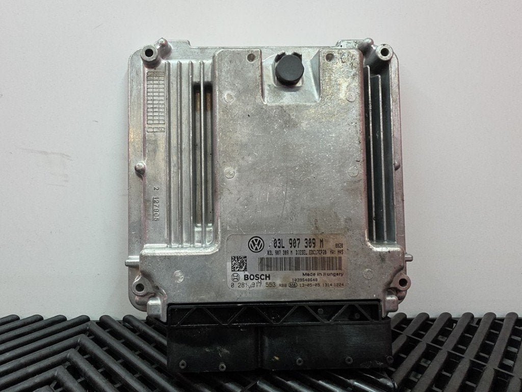 COMPUTER MOTOR Transporter T5 (|03L907309M|0281017553|), Auto-onderdelen, Robert Bosch AG, Gebruikt, Volkswagen, Robert-Bosch-Allee 1
74232  Abstatt, DE
