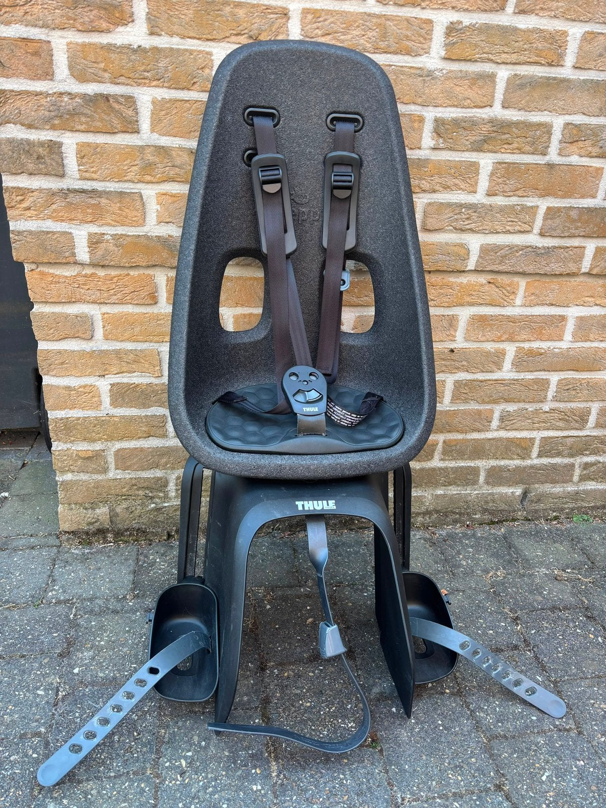 Thule Yepp Nexxt Maxi fietsstoeltje, Fietsen en Brommers, Ophalen, Gebruikt, Achterzitje, Voetsteuntjes