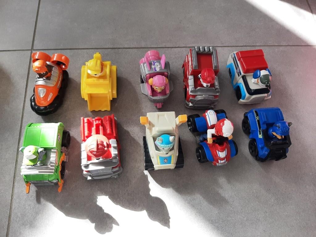 Paw Patrol auto's (waarvan 1 groter) en bus, Ophalen, Gebruikt