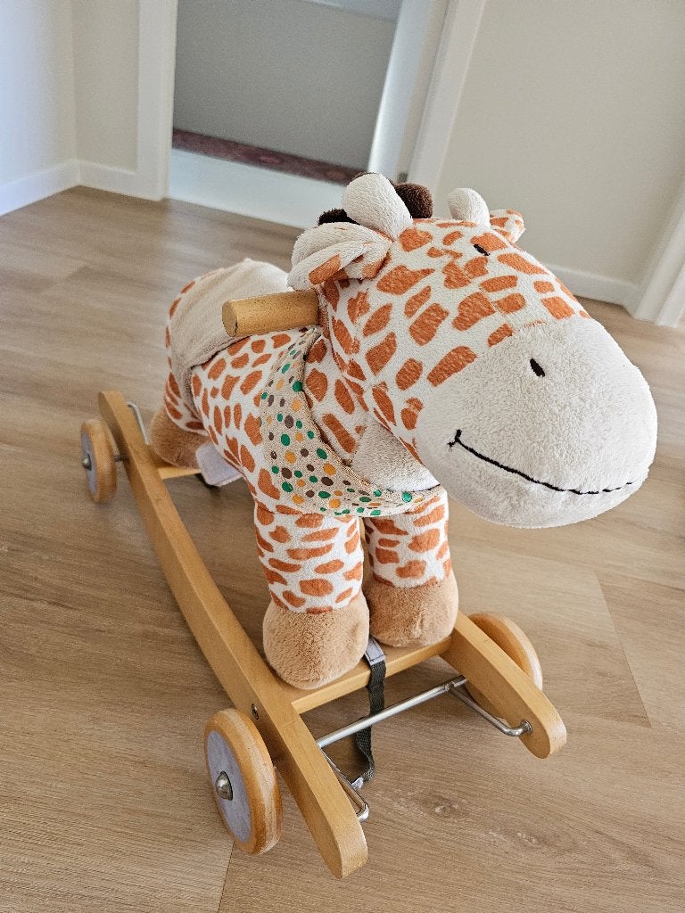 Diinglisar wild giraffe à bascule et à roulettes, Enfants & Bébés, Jouets | Jouets a bascule, Enlèvement, Utilisé