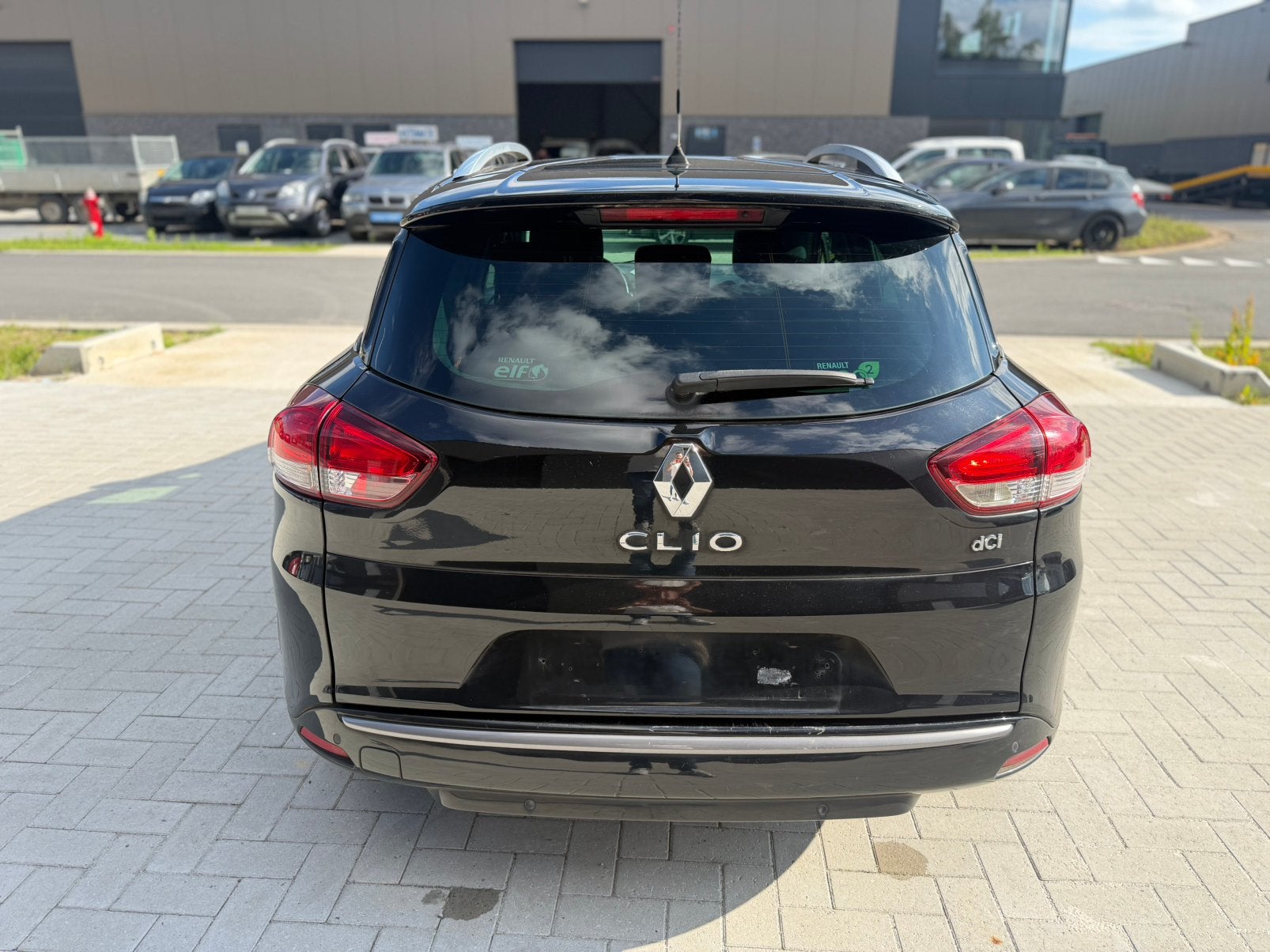 Renault clio 1.5 diesel 2015, Auto's, Renault, Voorwielaandrijving, Euro 5, Stof, Zwart