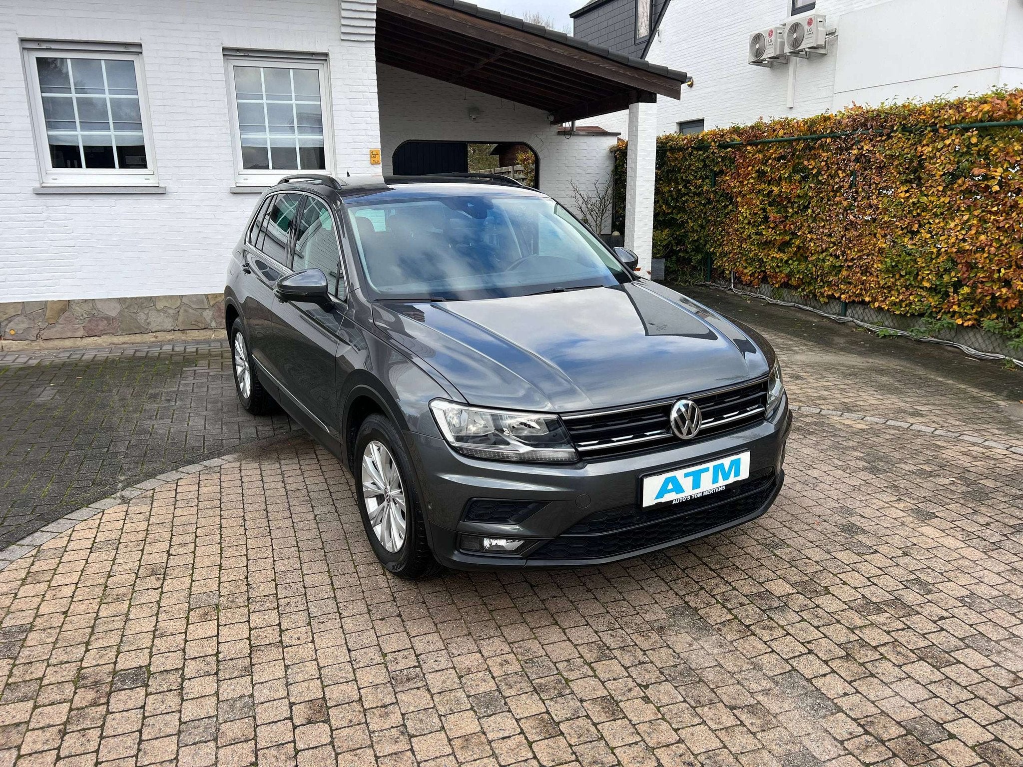 Volkswagen Tiguan Tiguan 1.5 TSI ACT Highline OPF DSG/alcant, 4 cilinders, Alcantara, Bedrijf, 5 zetels