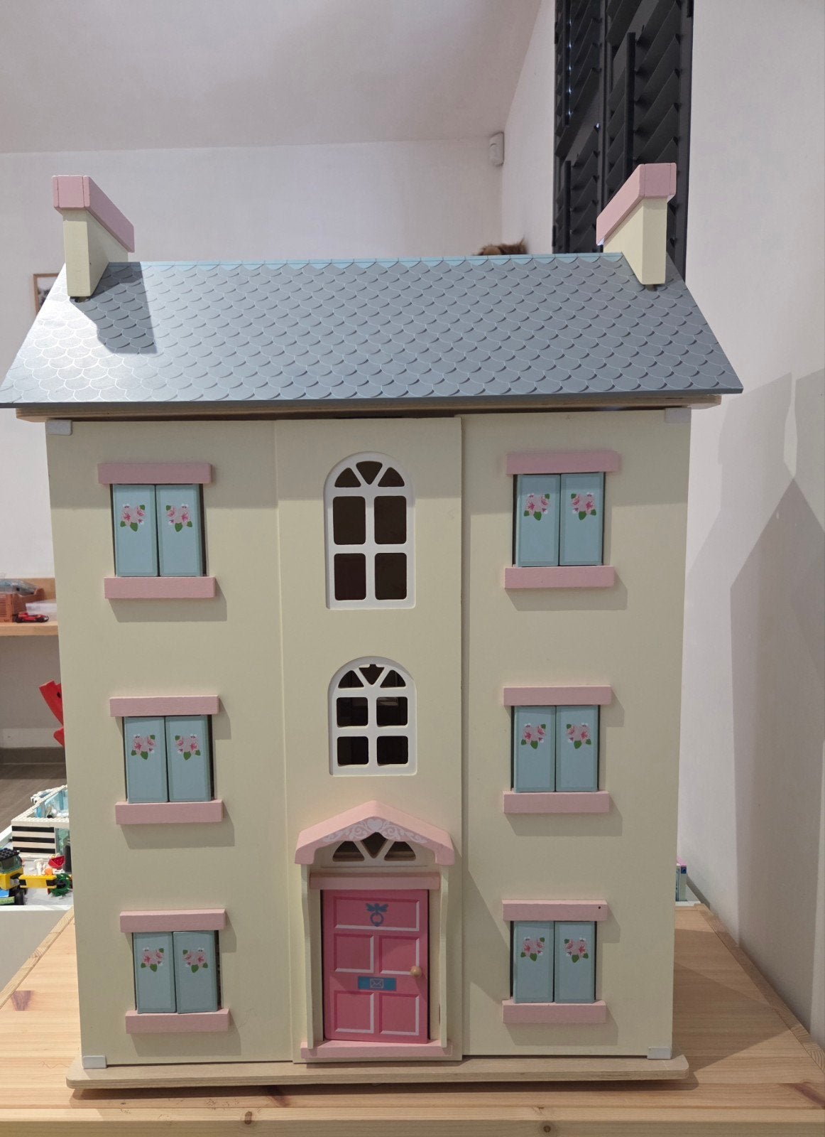 Poppenhuis le toy van, Ophalen, Poppenhuis