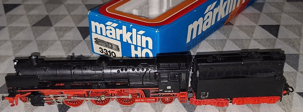 Märklin HO 3310 stoomlocomotief met tender van de DB, Locomotief, Ophalen of Verzenden, Zo goed als nieuw, Analoog