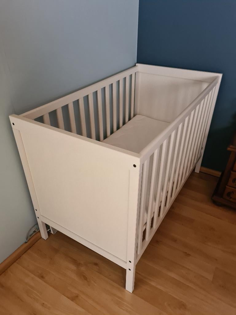 Babybedje, Kinderen en Baby's, Ophalen, Zo goed als nieuw, Minder dan 140 cm, Matras