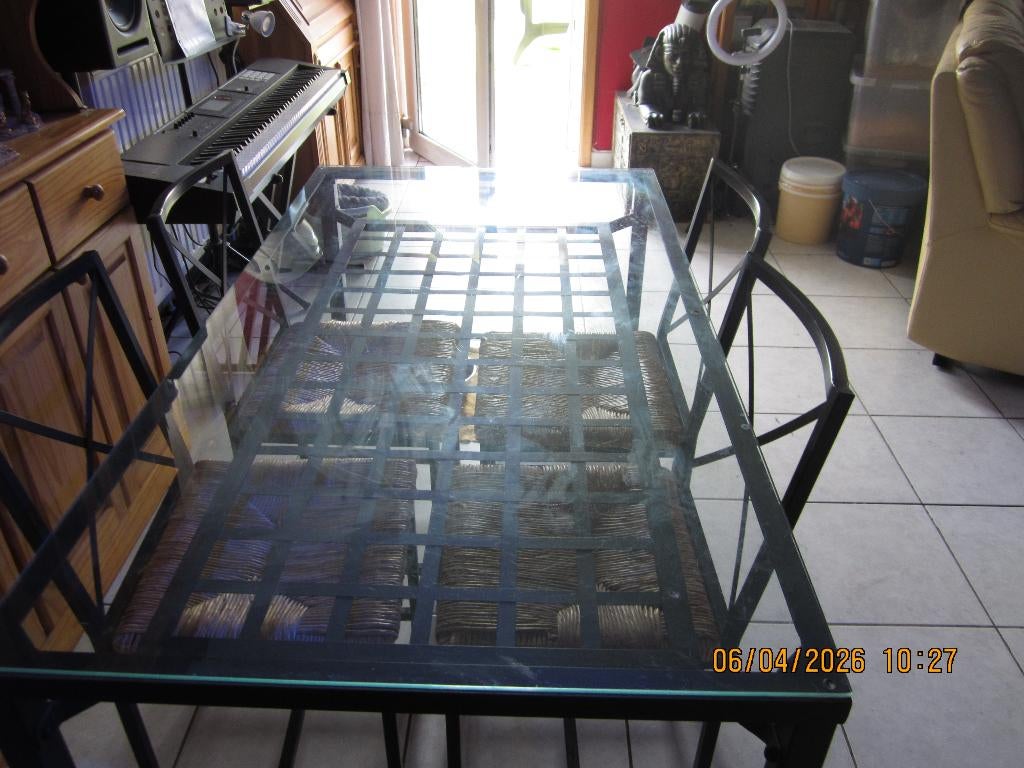 table de la sale a manger plus une table de salon, Quatre personnes, Verre, 150 à 200 cm, 50 à 100 cm