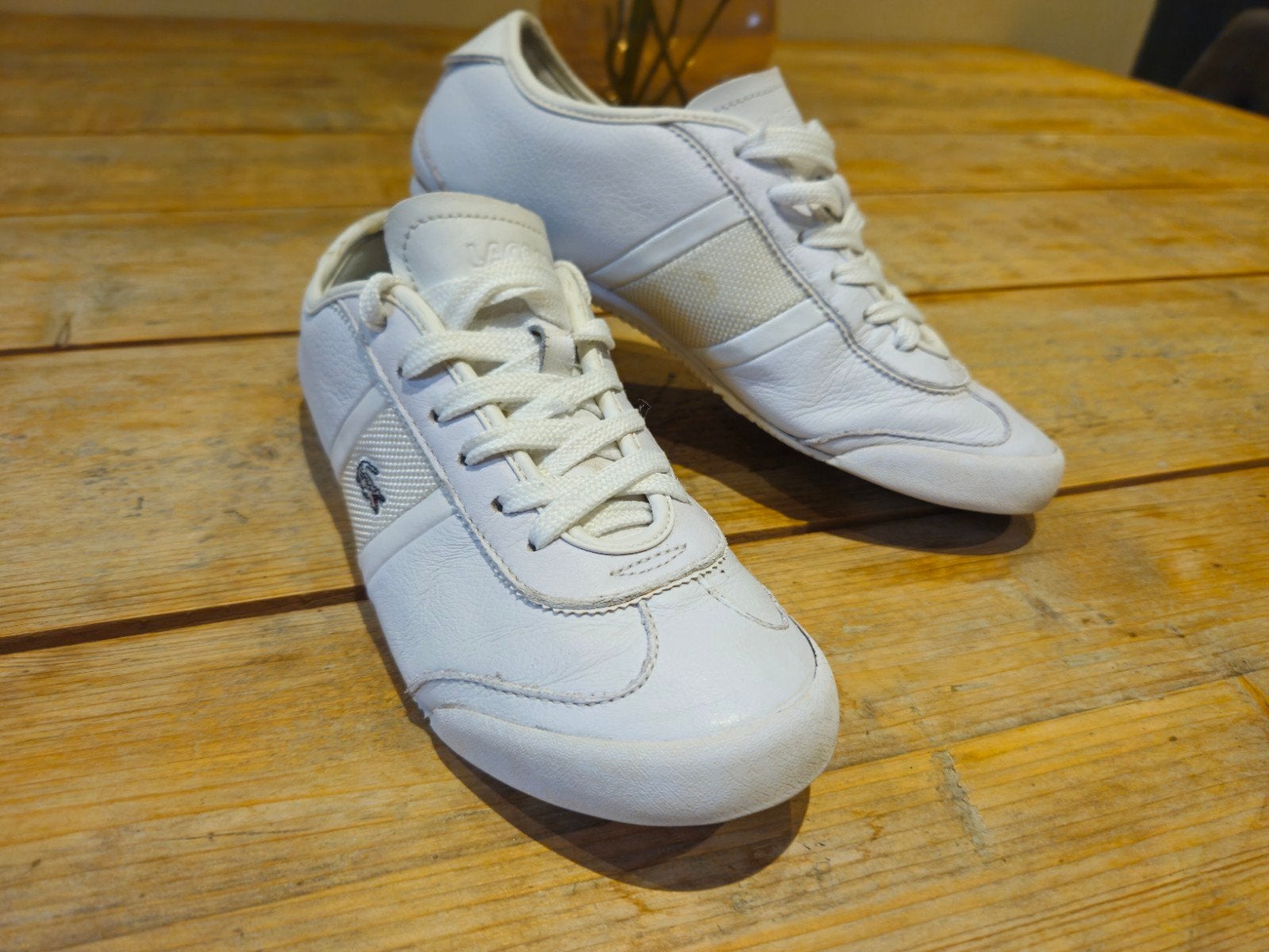 Baskets Lacoste Meryon Lace en cuir blanc — Taille 39, Enlèvement ou Envoi, Blanc, Sneakers et Baskets