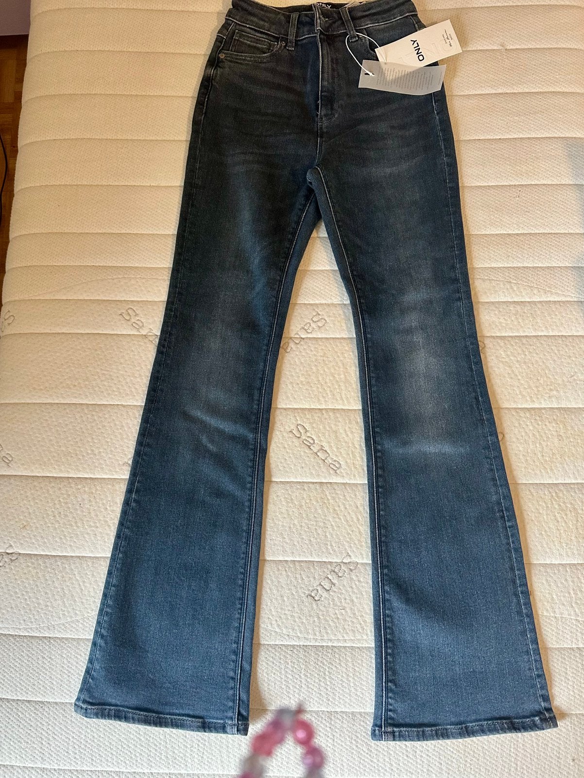 Jeansbroek met wijde pijpen maatje 26/32, Ophalen, Zo goed als nieuw