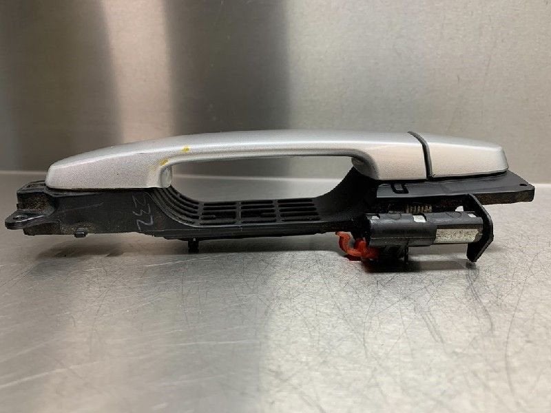 POIGNEE EXTERIEURE AVANT DROITE Toyota Prius (NHW20), Utilisé, Avant, Toyota