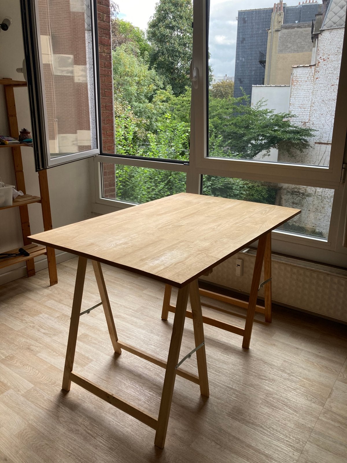 Bureau bois, Enlèvement, Utilisé