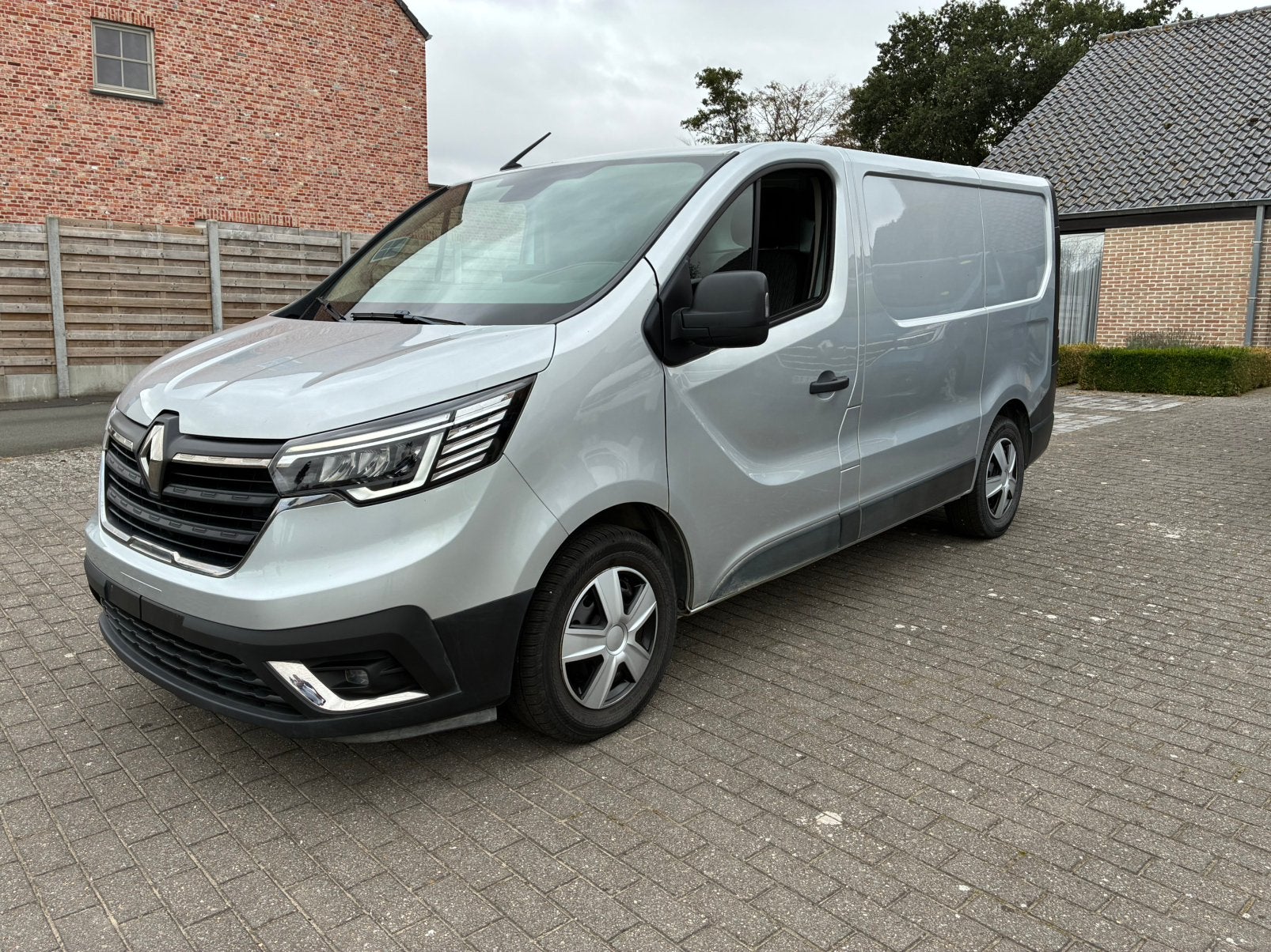 Renault Trafic 20DCI , amper 93.000 km, Auto's, Voorwielaandrijving, Stof, 1995 cc, 4 cilinders