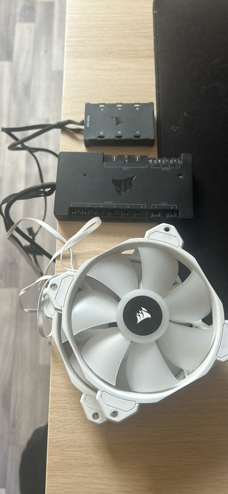 ventilateur de boîtier blanc Corsair, Computers en Software, Ophalen of Verzenden, Zo goed als nieuw