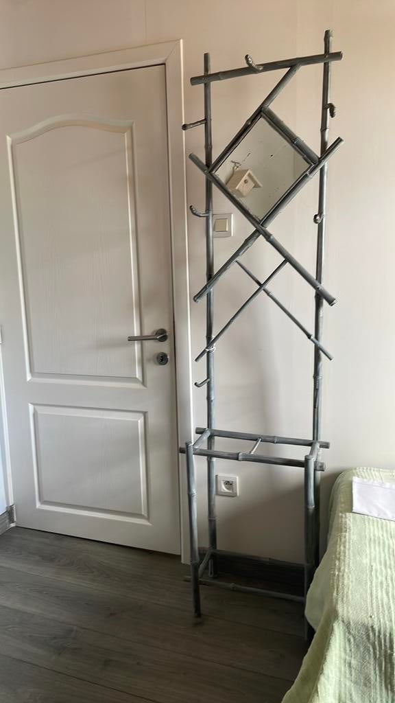 Porte manteau en bambou, Enlèvement, Utilisé