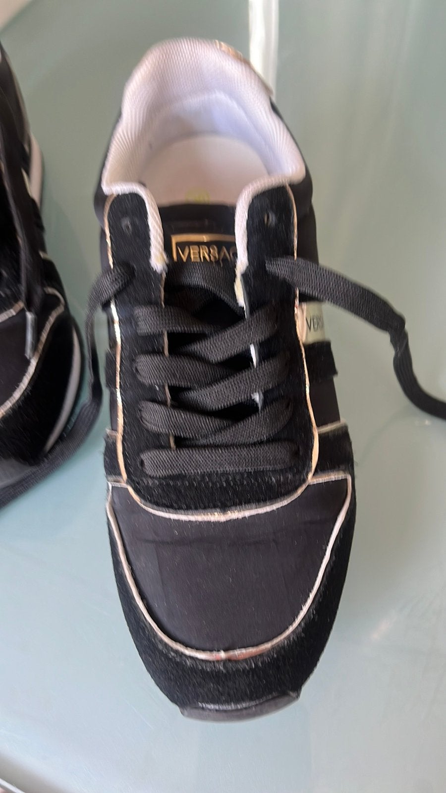 Chaussures en jean Versace taille 36 portées une fois, Vêtements | Femmes, Chaussures, Enlèvement ou Envoi, Comme neuf