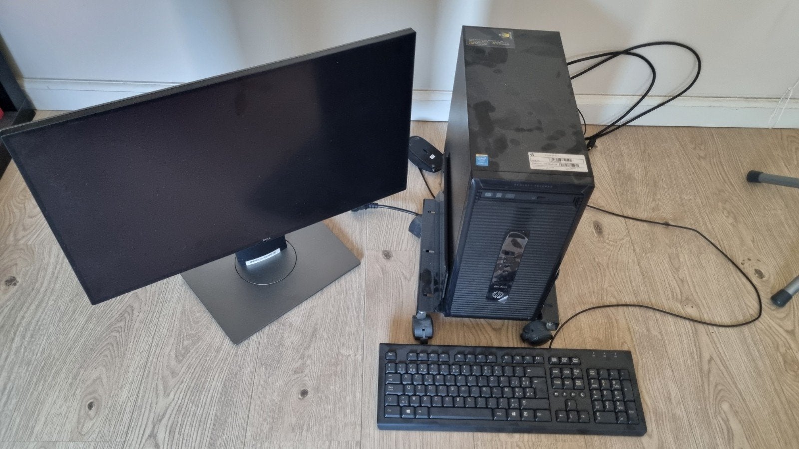HP ProDesk 400 G2 MT avec grand écran Dell, Enlèvement, Comme neuf