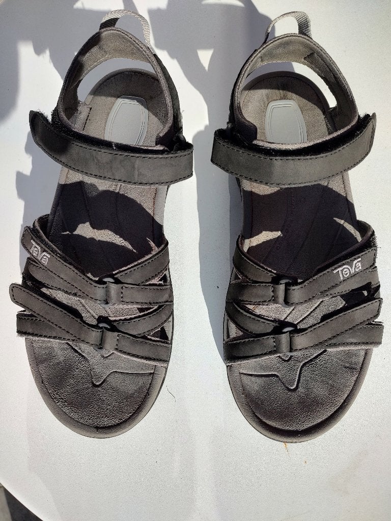 Sandalen Teva, Zwart, Zo goed als nieuw, Teva, Wandelschoenen