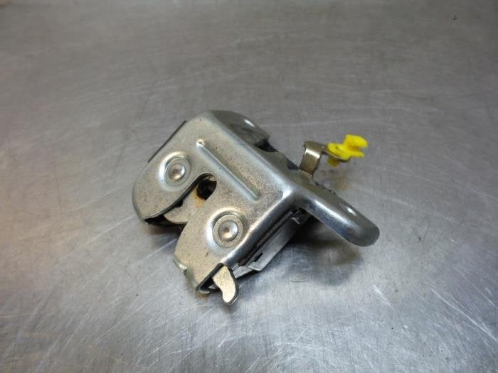 Slotvanger Achterklep van een Toyota Starlet (Starlet 95-), Gebruikt, -, -, Ophalen of Verzenden