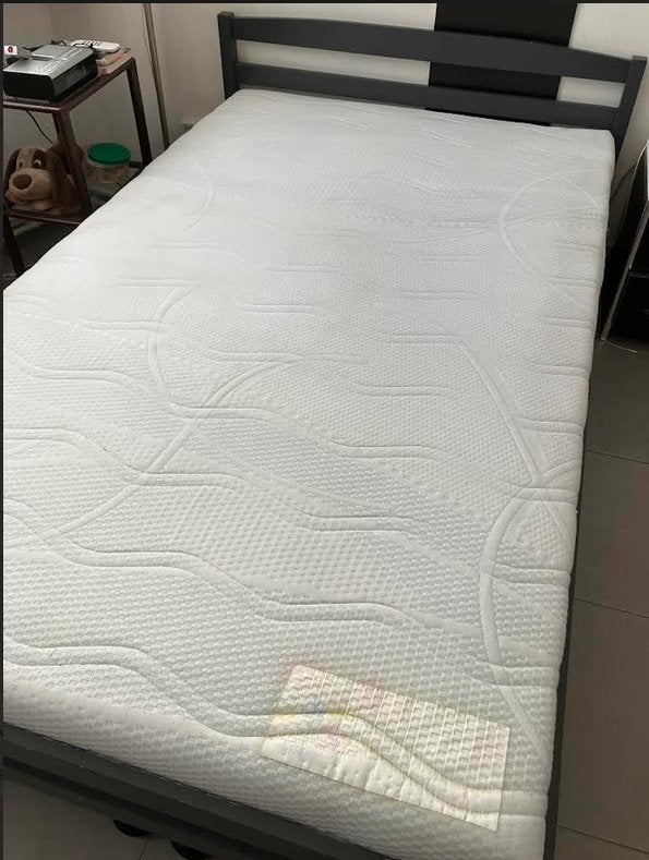LIT 120X200 + Matelas, Gris, Une personne, Enlèvement, Utilisé
