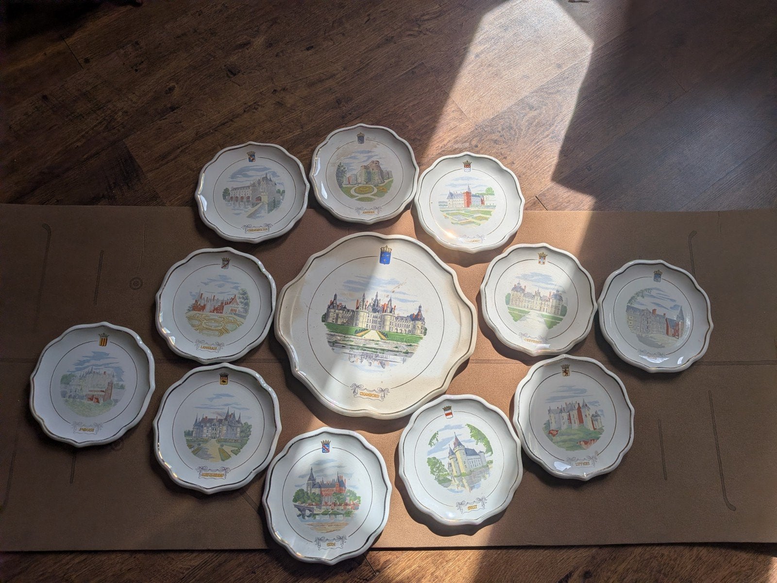 service en porcelaine Château de la Loire, Enlèvement, Utilisé, Porcelaine, Assiette ou Plat