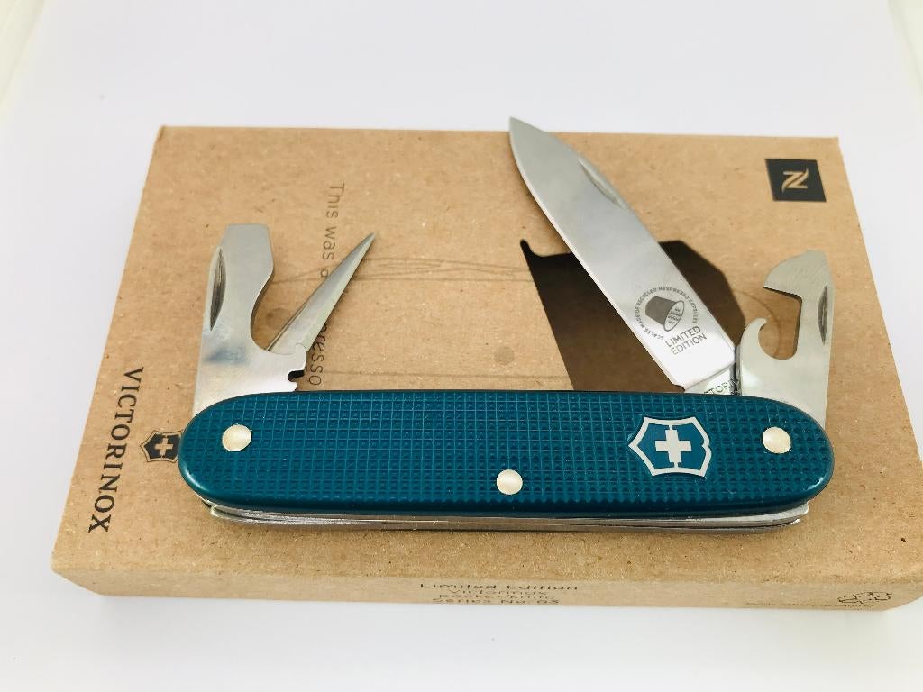 Victorinox Pioneer NESPRESSO Dharkan Teal Blue 2018 Limited, Ophalen of Verzenden, Nieuw