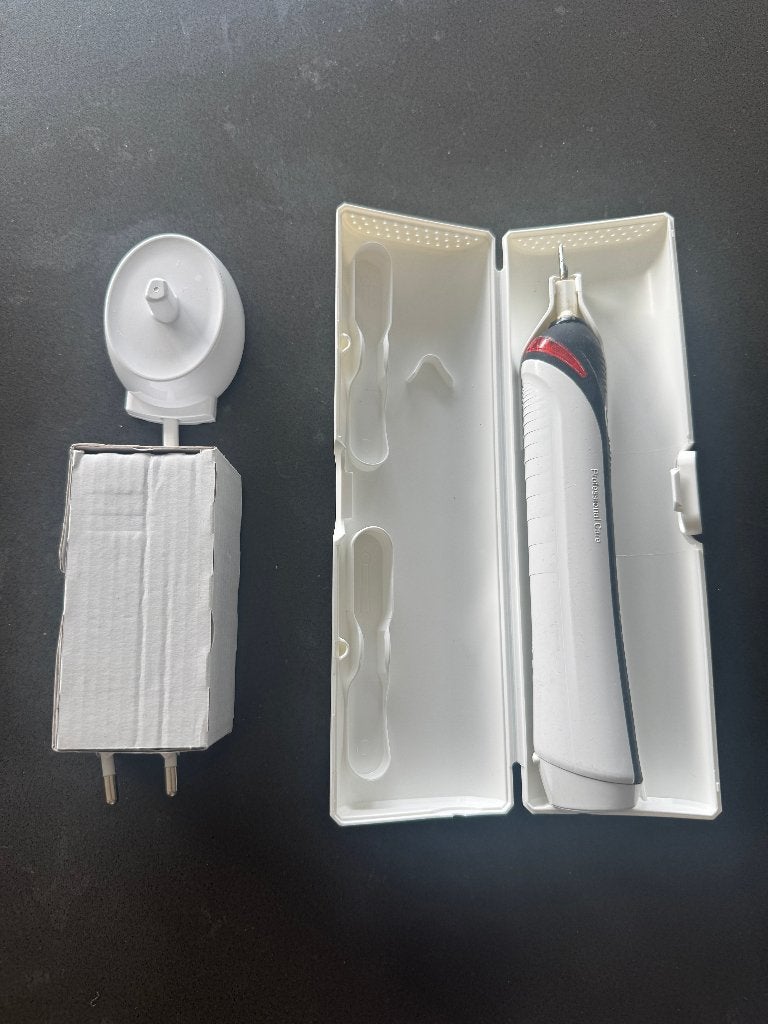 Elektrische tandenborstel BRAUN Oral-B, Handtassen en Accessoires, Ophalen, Gebruikt, Tandenborstel