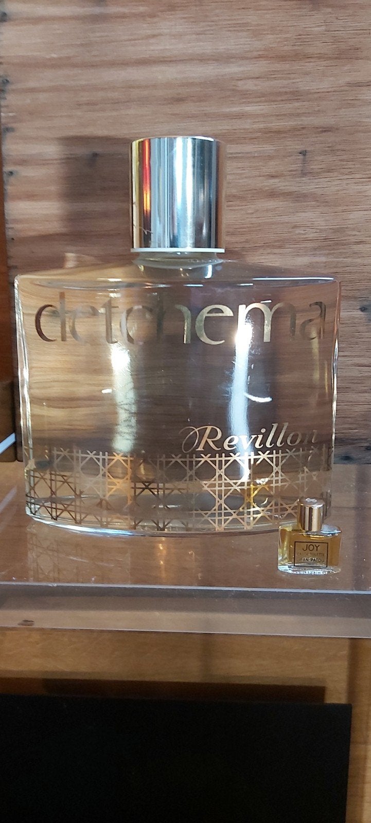 Grote factice Detchema Revillon - 1953, Enlèvement