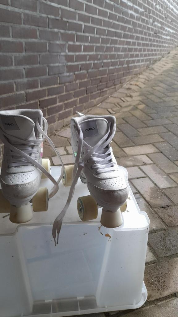 Patins à roulettes pour enfants ET set de protection., Enfants & Bébés, Jouets | Extérieur | Patins à roulettes, Enlèvement, Comme neuf