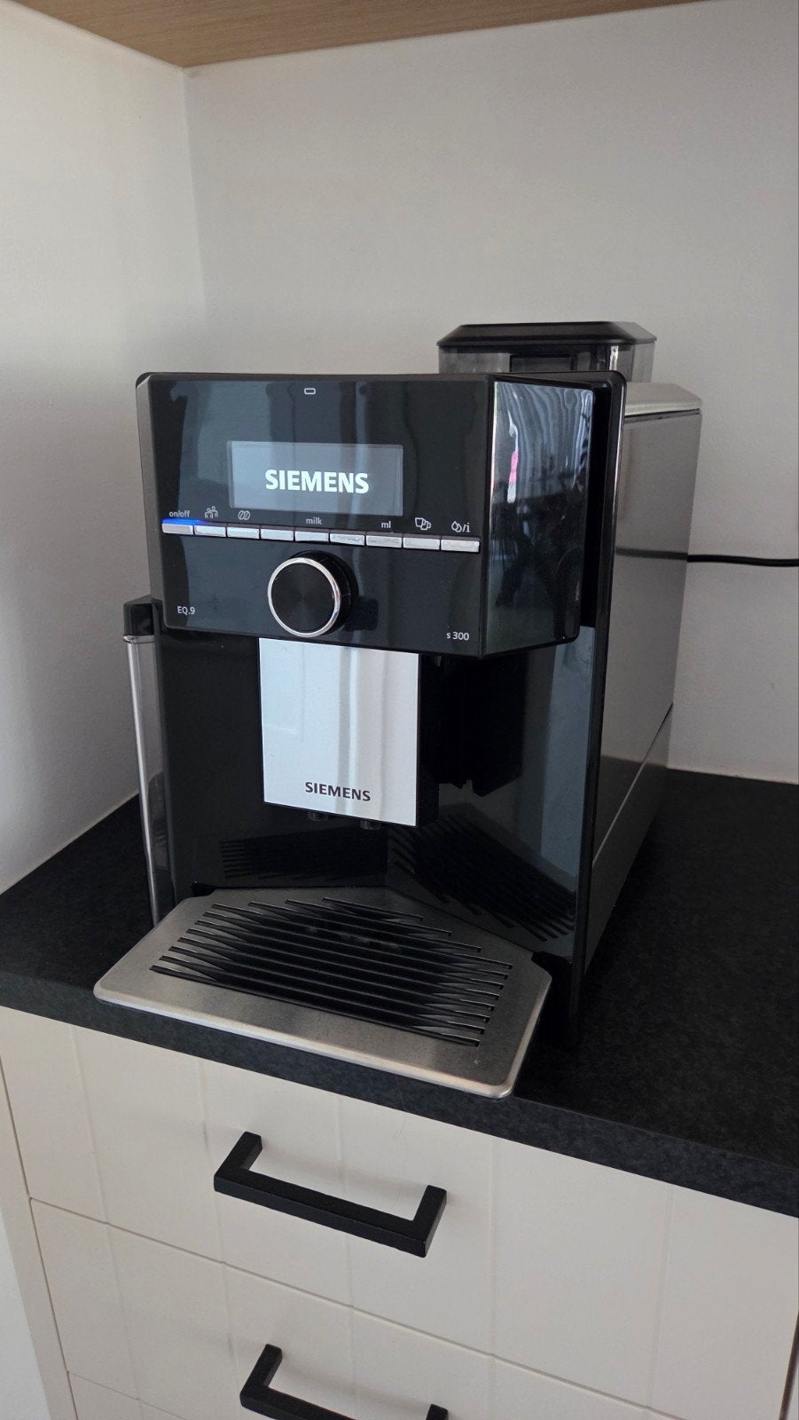 Siemens SQ 9 S300, Electroménager, Cafetières, Réservoir d'eau amovible, Café en grains, 2 à 4 tasses, Utilisé