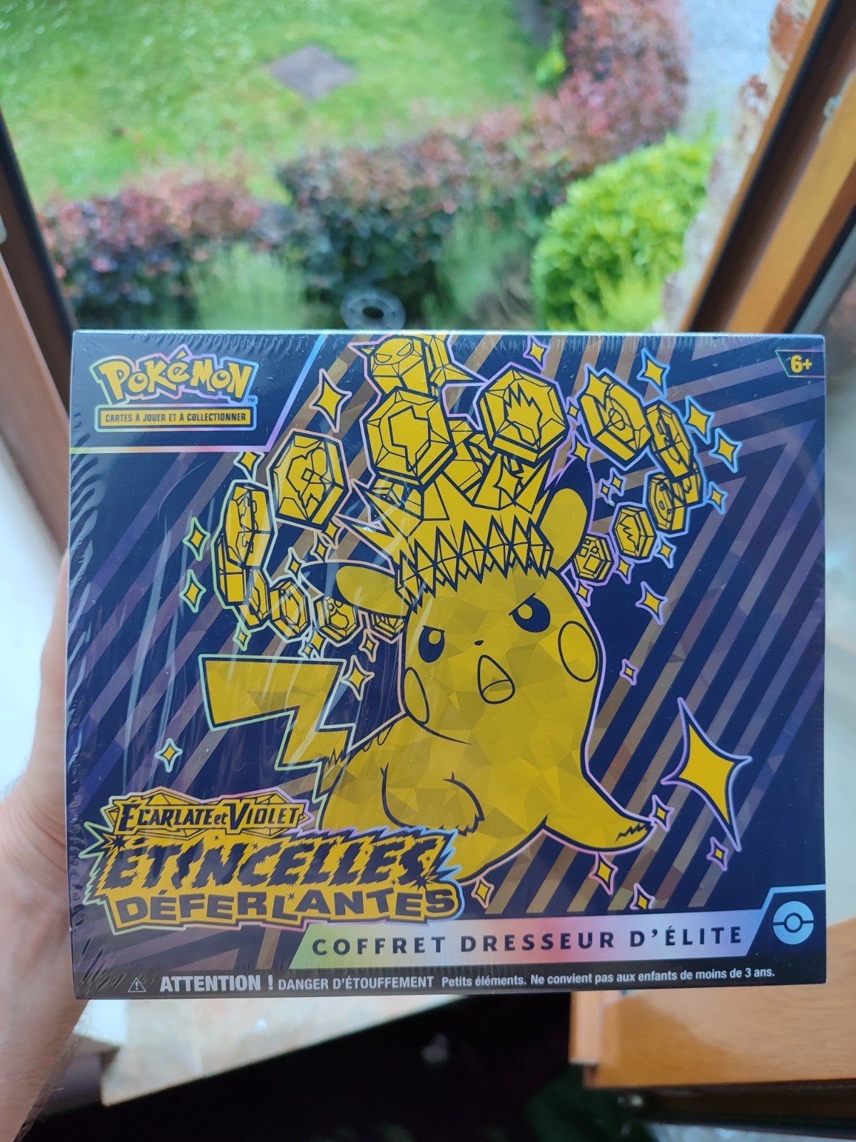 ETB pokémon étincelles déferlantes, Hobby & Loisirs créatifs, Jeux de cartes à collectionner | Yu-gi-Oh!