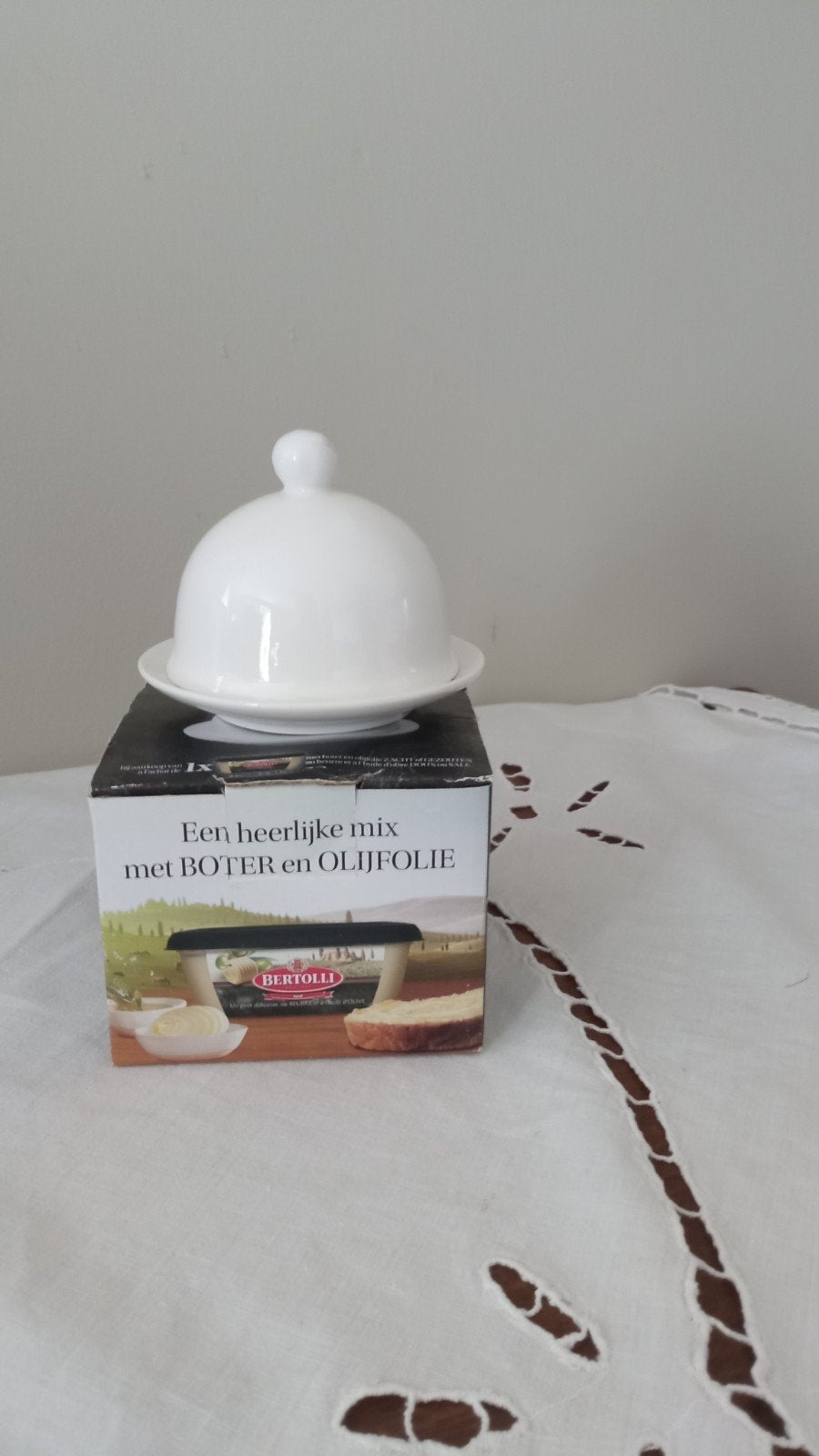 Av beurrier nouveau dans sa boîte d'origine 3euros, Maison & Meubles, Neuf, Porcelaine, Tasse(s) et/ou soucoupe(s)