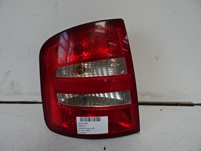 FEU ARRIÈRE GAUCHE Skoda Fabia (6Y5) (01-2000/12-2007), Autos : Pièces & Accessoires, Utilisé, Skoda