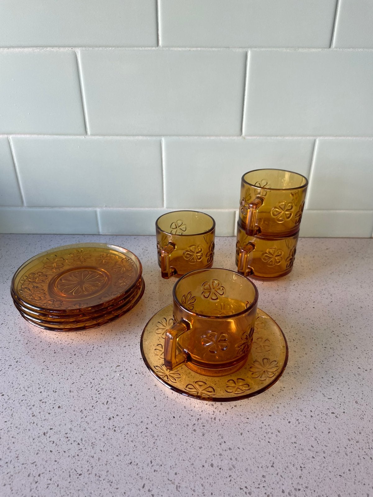 Véréco vintage 70s ambraglas kopjes schoteltjes madeliefjes, Ophalen