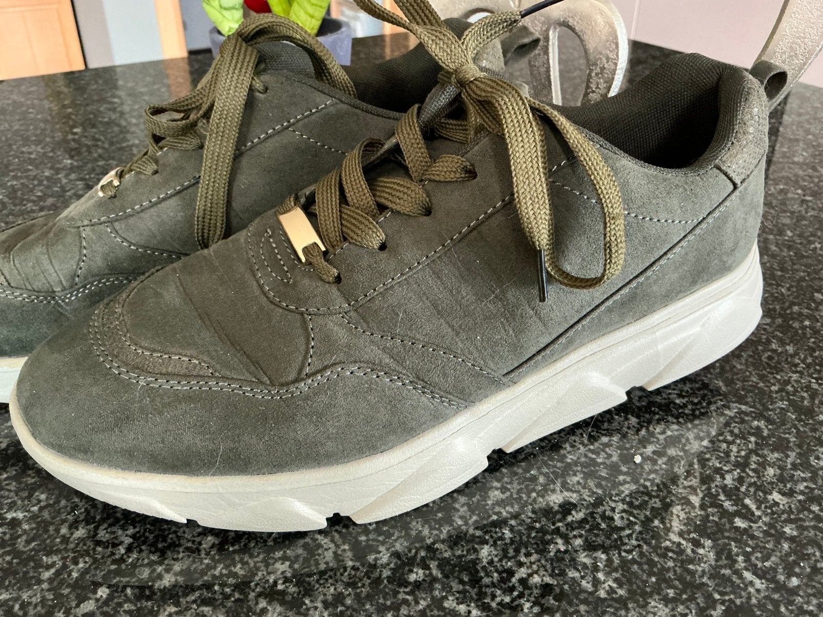 Sneakers taille 41, Enlèvement ou Envoi, Sneakers et Baskets, Comme neuf, Vert