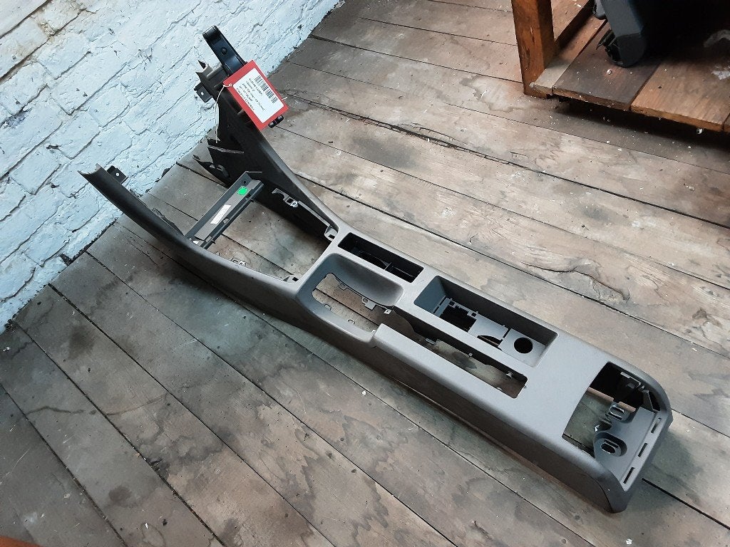 CONSOLE CENTRALE Audi A4 (B6) (01-2000/01-2005) (8E0863241D), Mevr. I. Hauben, Audi, Utilisé, Rue de l'Espoir 34 34
4030  GRIVEGNÉE, BE