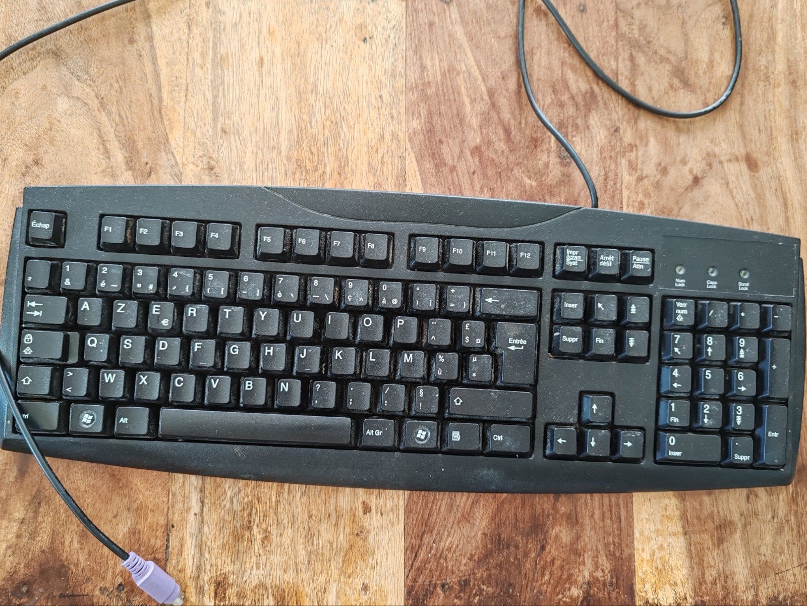 azerty computertoetsenbord, Computers en Software, Toetsenborden, Ophalen of Verzenden, Azerty, Numeriek gedeelte