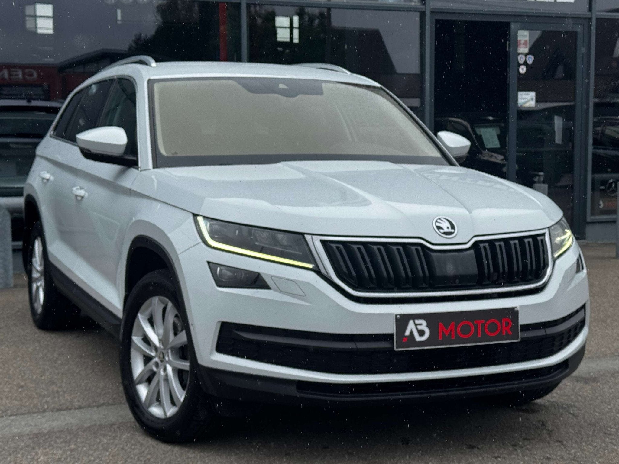 Skoda Kodiaq Kodiaq 1.4 TSI 4x4 DSG 150CV 7 PLACES FULL OPTI, Automaat, Gebruikt, 4 cilinders, https://public.car-pass.be/vhr/75a9b826-bced-4bbf-8cae-20d3f5eb4741