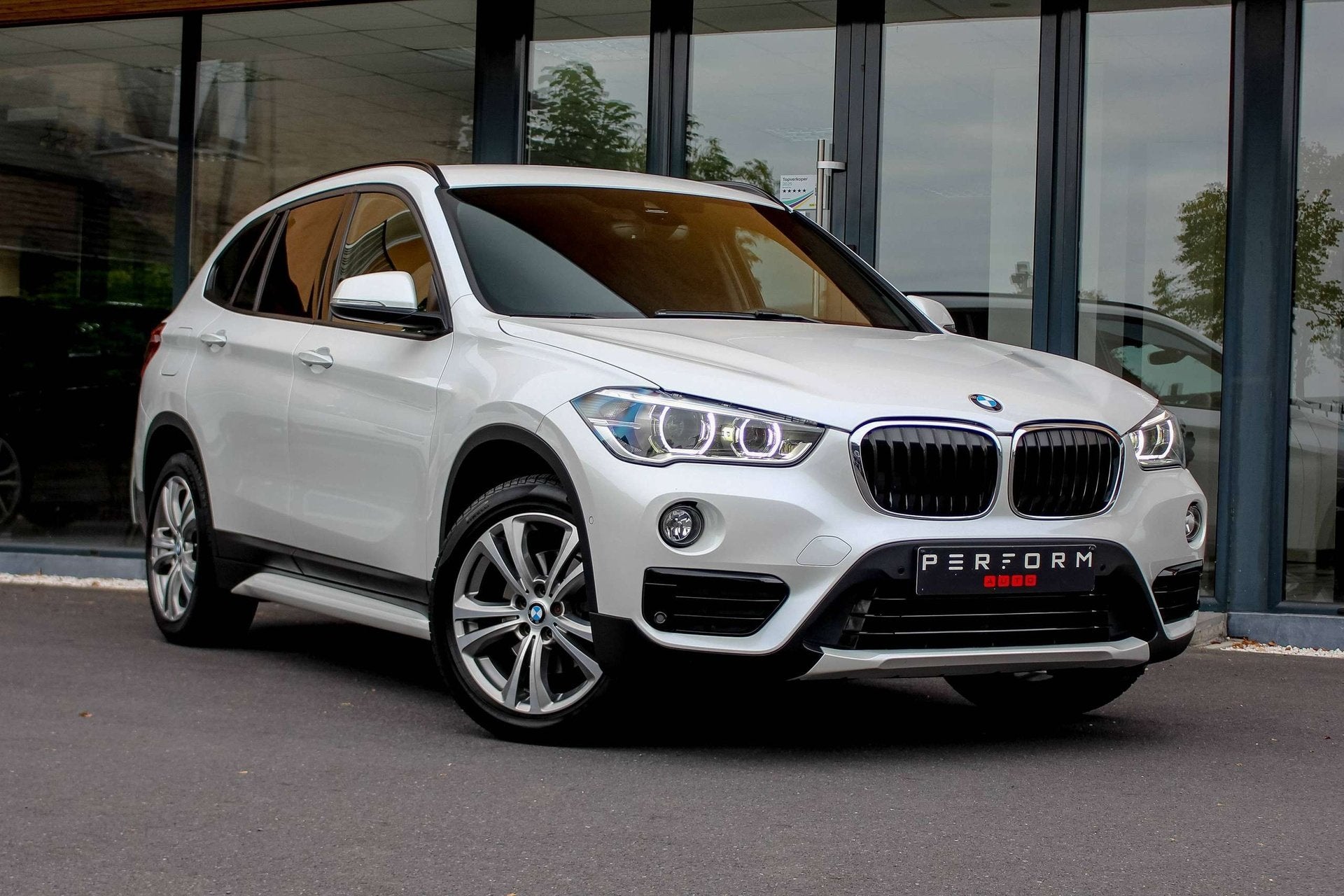 BMW X1 2.0d*4x4 xDRIVE*PARELMOER*TREKHAAK*CARPLAY*, Autos, Achat, Entreprise, Boîte manuelle, Entretenue par le concessionnaire