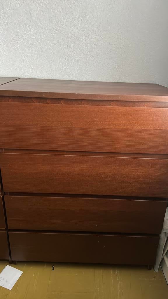 Commode de quatre tiroirs,, Enlèvement, Comme neuf