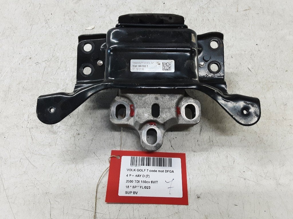 SUPPORT BOITE DE VITESSES Golf VII (AUA) (5Q0199555T), Volkswagen, Mevr. I. Hauben, Utilisé, Rue de l'Espoir 34 34
4030  GRIVEGNÉE, BE