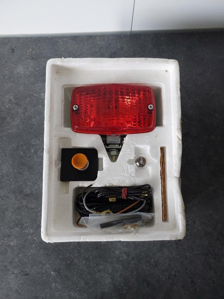 NOS Hella Mistlamp Oldtimer VW Porsche Volvo, Auto-onderdelen, Verlichting, Verzenden, Nieuw, Mercedes-Benz
