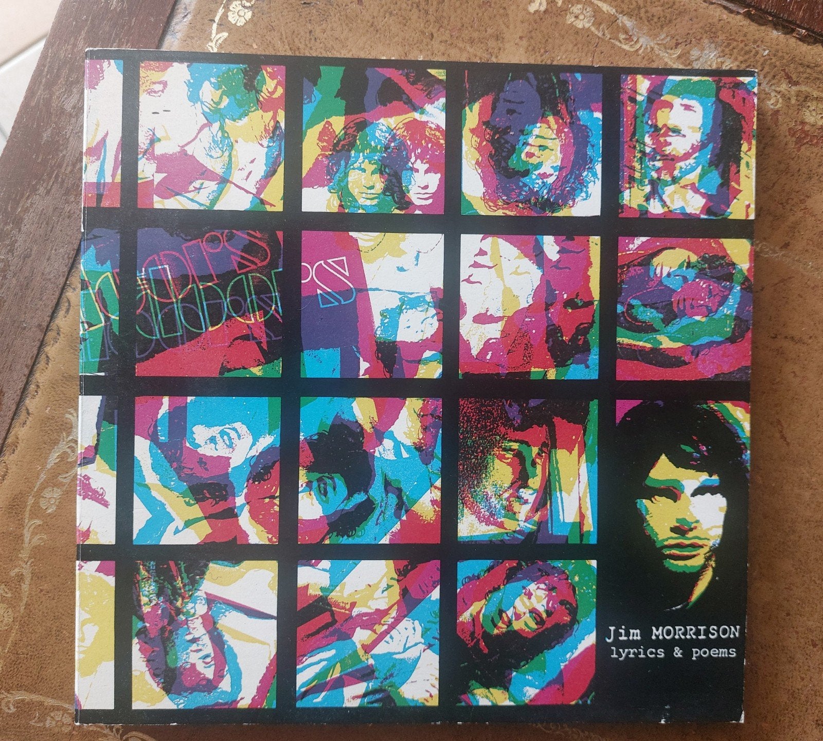Jim Morrison Lyrics en Poem Boek, Ophalen